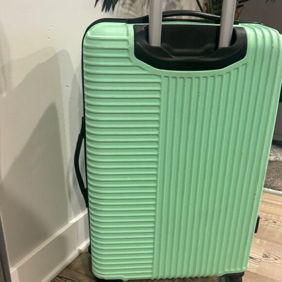 Travelers Club Basette 1Pc. Hardside Luggage spinner, suitcase - Picture 8 of 13